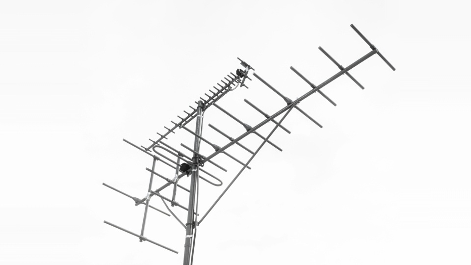 VHF (Very High Frequency)