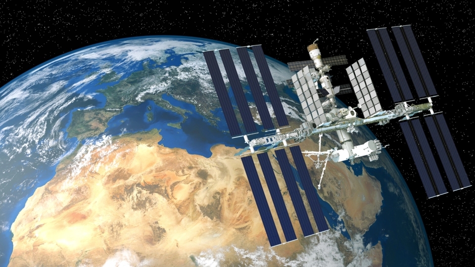 ¿Cómo sobreviven los circuitos electrónicos al espacio exterior?