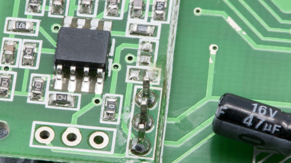 ¿Por qué las placas electrónicas suelen ser verdes?